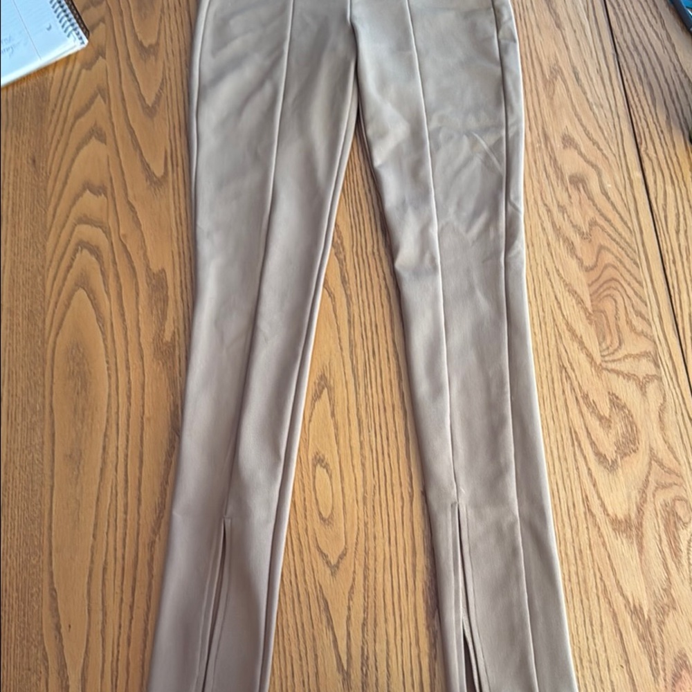 Zara Cream Skinny Pants with Slim Fit and Center Crease